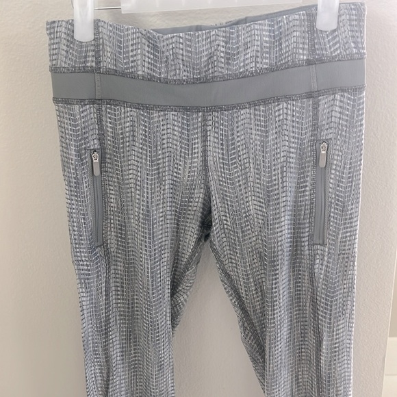 Lululemon inspire tight II mesh grey leggings size 6 - Picture 3 of 8